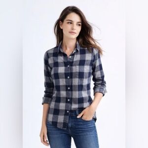 J. Crew Women’s Perfect Shirt Dark Blue Plaid Long Sleeve 100% Cotton Button Up